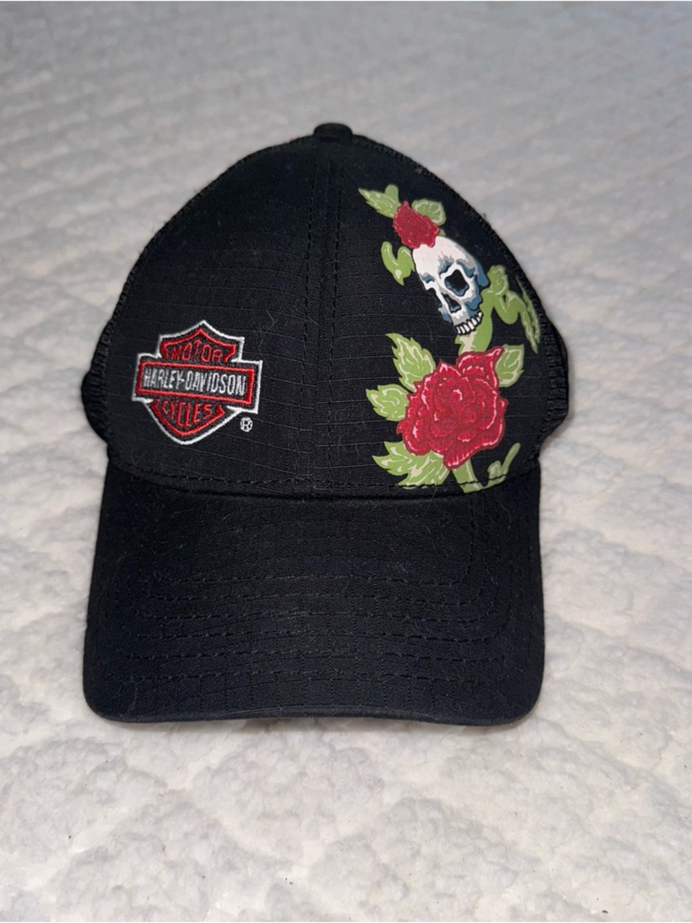Y2K Harley-Davidson Black Cap with Red Rose & Skull Embroidery
